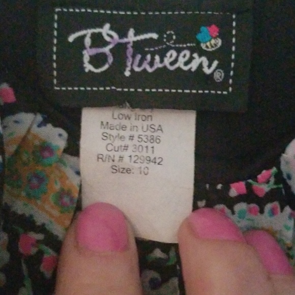 Girls long dtess - Picture 3 of 5